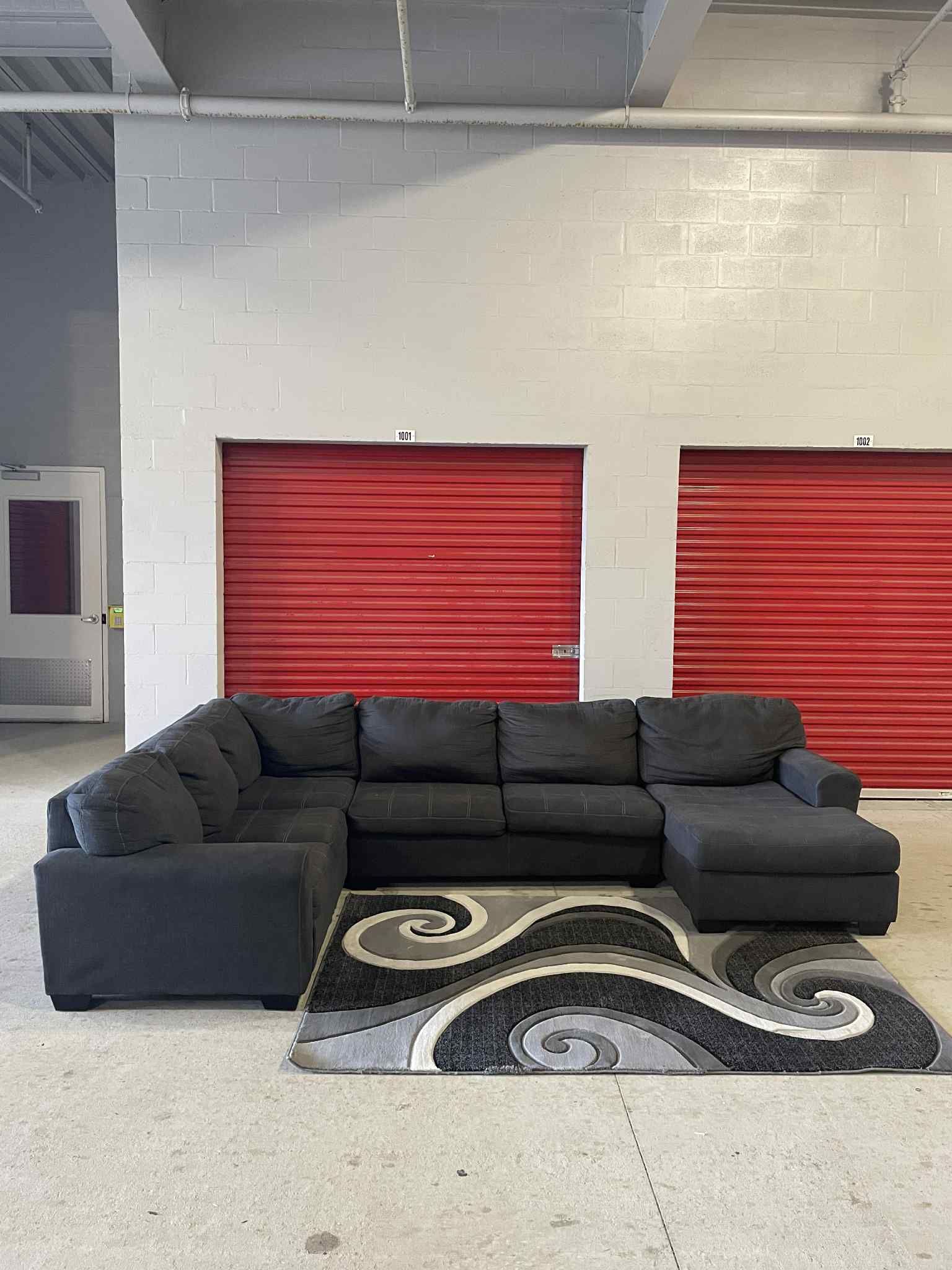 Large Sectional Couch CAN DELIVER🚚