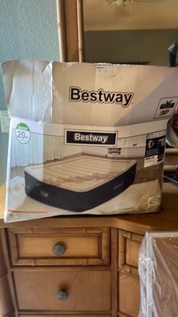 Queen size air mattress, built-in pump