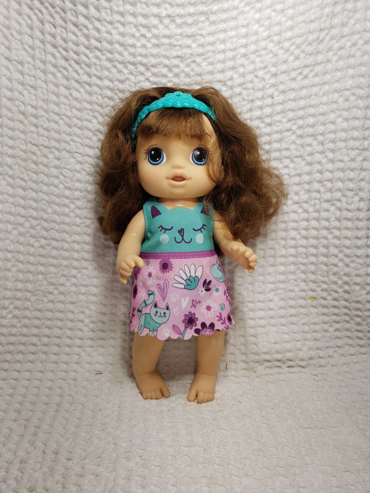 Baby Alive Snip 'n Style Baby Girl Brunette Doll Hair Grows & Retracts Hasbro 2018 . Good condition and smoke free home.  There are no accessories.  D