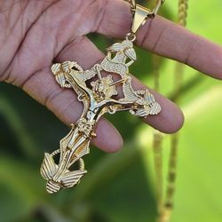 I Deliver I ship 14k gold plated Chain 