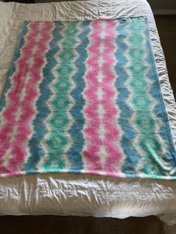Large Fleece Throw Blanket