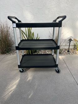 Rubbermaid 3-shelf Service Cart