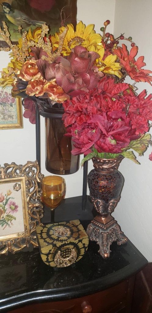 TRINKET KNICKKNACK KEEPSAKE JEWELRY BOX BRONZE AMBER GLASS MOSAIC FLOWER VASE FLORAL ARRANGEMENT