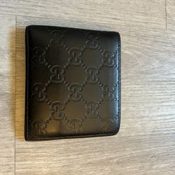 GUCCI SIGNATURE GG WALLET-Authentic