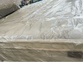 Store display King Koil Natural, size king / good orthopedic support mattress retail $3,000+