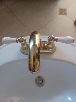 Gold bathroom sink Fawcett