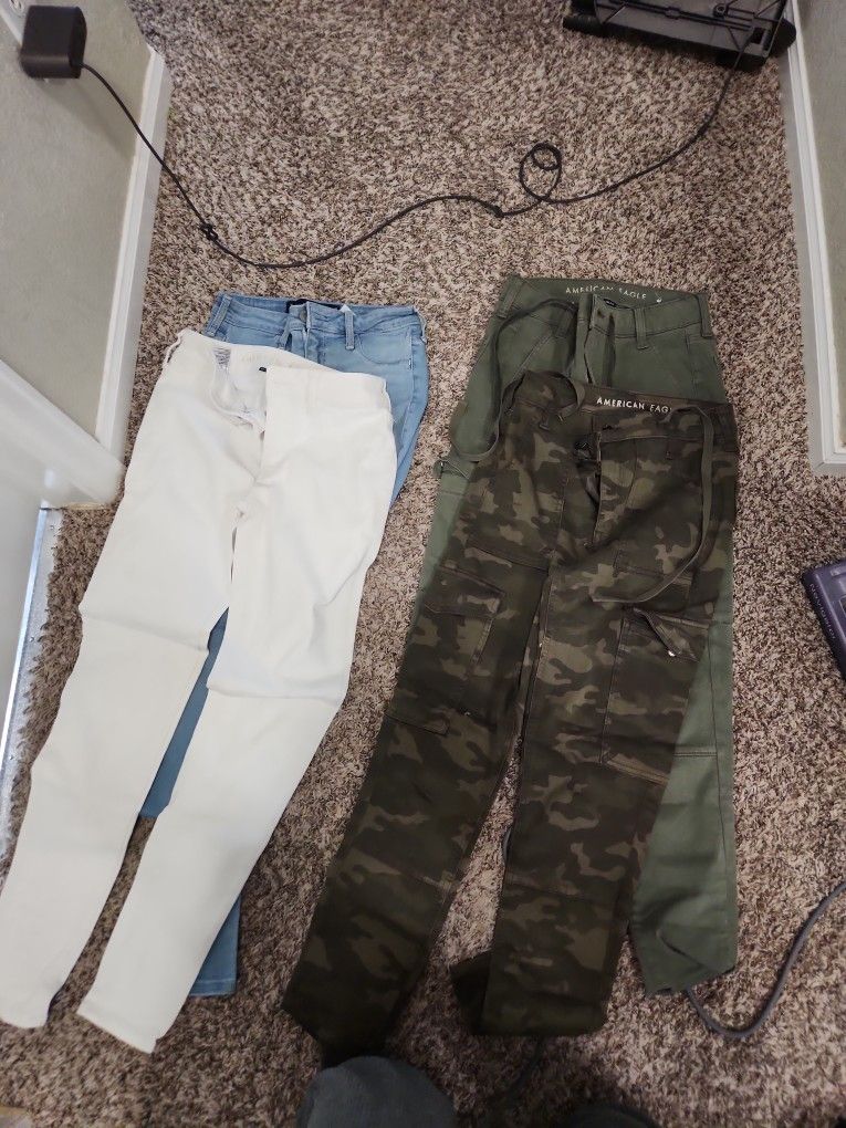 American Eagle And Holister JEANS