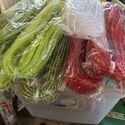 Mesh tube 4 green 4 red 1 white
