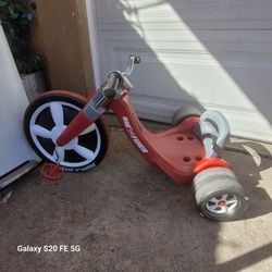RADIO FLYER TRICYCLE
