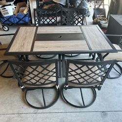 Outdoor Patio Table And 6 Chairs