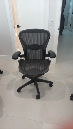 Herman Miller Aeron (Size B)