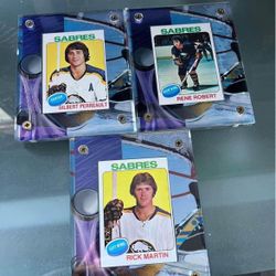 Display Of 1975 original Topps Sportscards Of Would Renowned French Connection Line (RPM Line) 