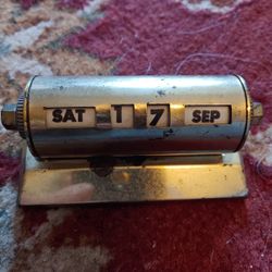 Mid-Century Vintage Brass Rolling Day Date Desk Top Calendar