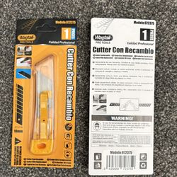 Box cutter or cutting knives 