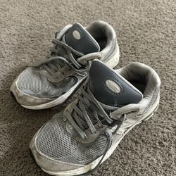 4.5 New Balance shoes