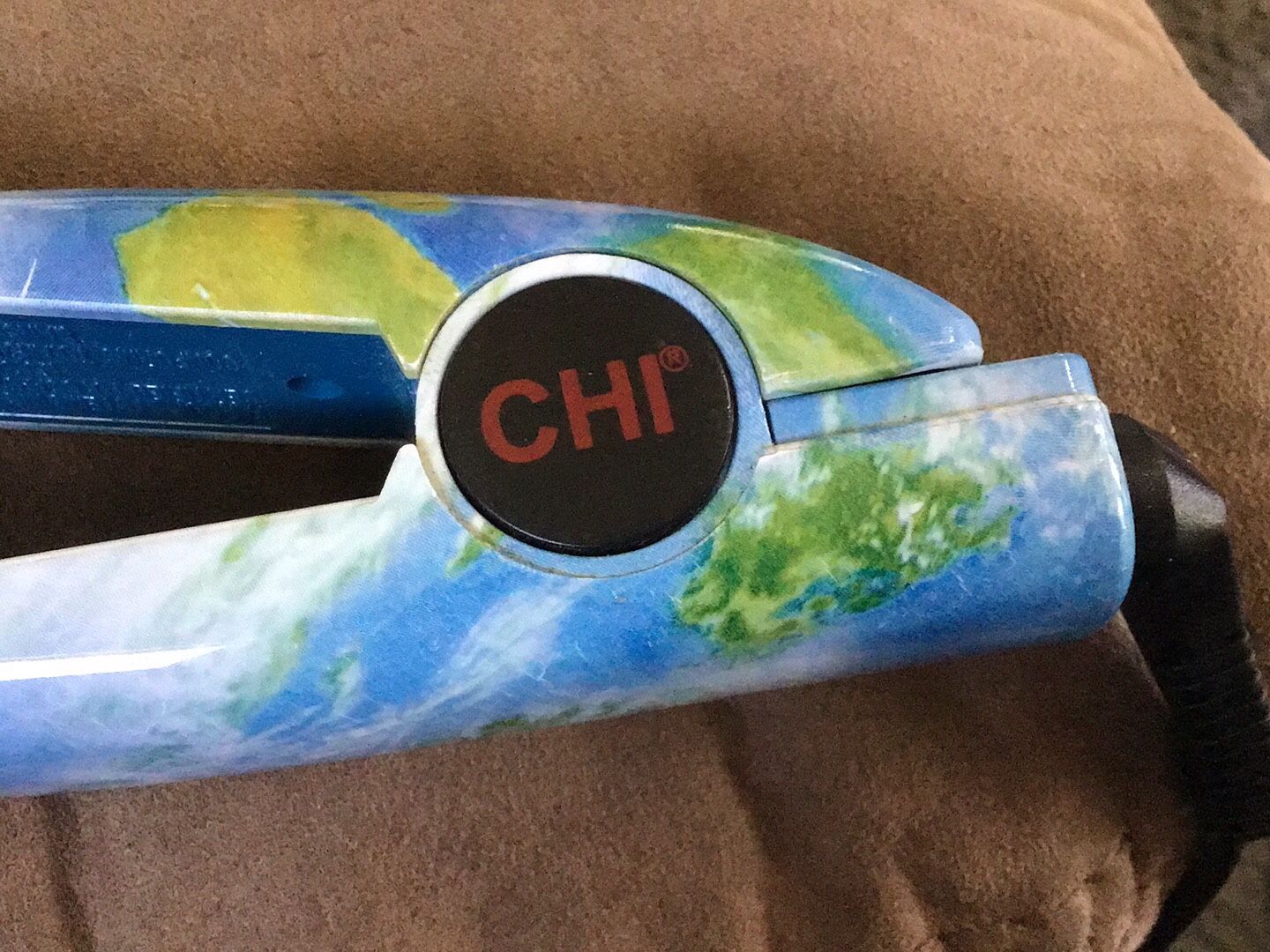 CHI Flatiron Or Straightening Iron.  High Quality  Hair Product Brand.  $25