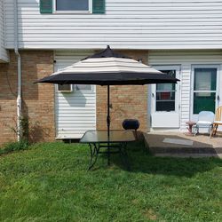 Outdoor Table/umbrella 
