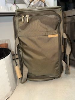 BRIGGS & RILEY Baseline 2-Wheel EXPANDABLE 22" Carry-On Olive U21NX-7