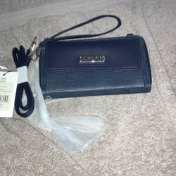 London Fog Daisy Medium Size Embossed Navy Wallet Wristlet Crossbody New With Tags 