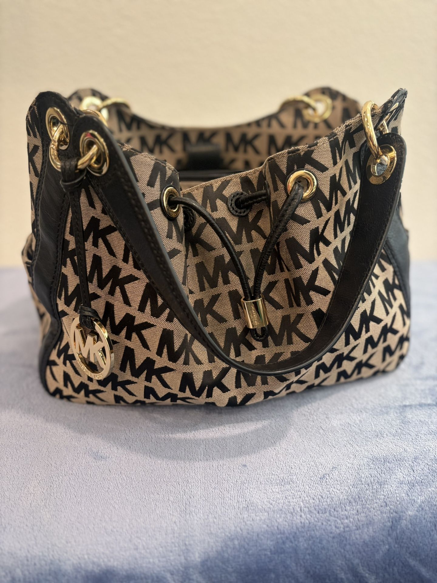 Michael Kors Ludlow Shoulder Bag
