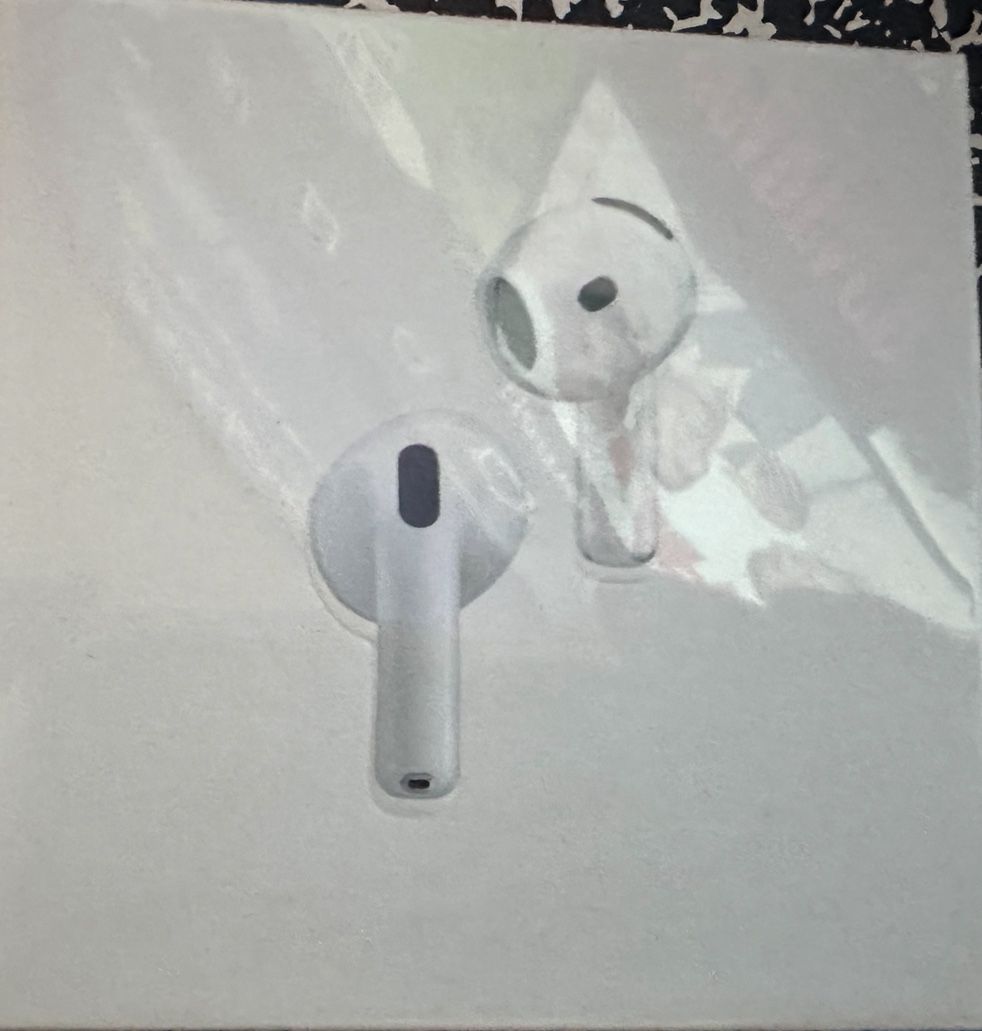 AirPods (4th Gen)