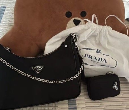 Chain underarm bag