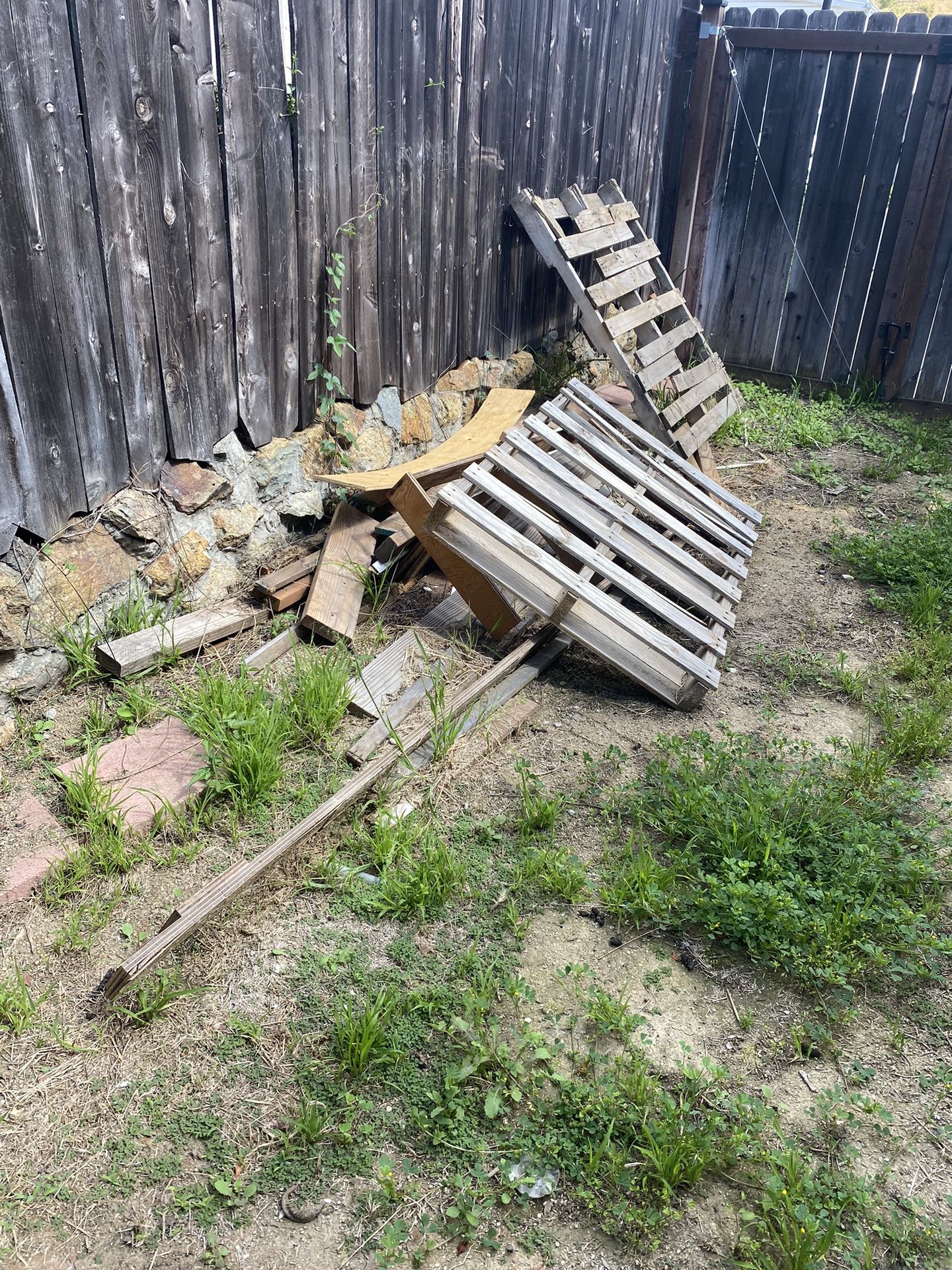 Free Wood Scraps, Bonfire Woods 