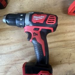 Millwaukee M18 Drill 