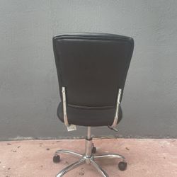 Comfortable Rolling Chair