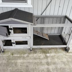 Rabbit bunny hutch Indoor Or Outdoor 