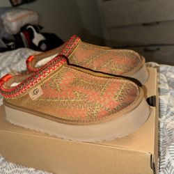 UGG Tasman Platform Limited Edition Drop!! $85