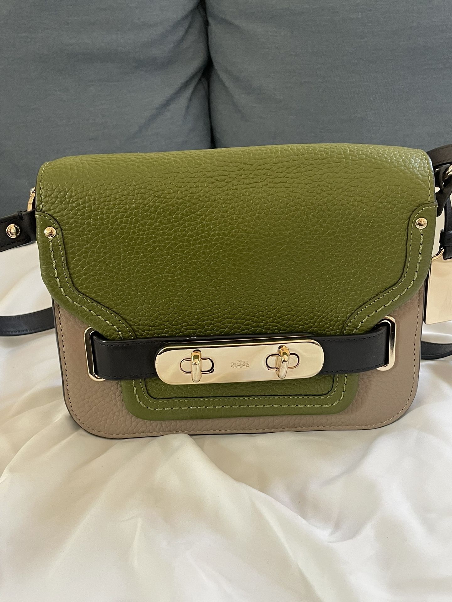 Coach Swagger Small green leather shoulder bag/ crossbody bag/ sling bag