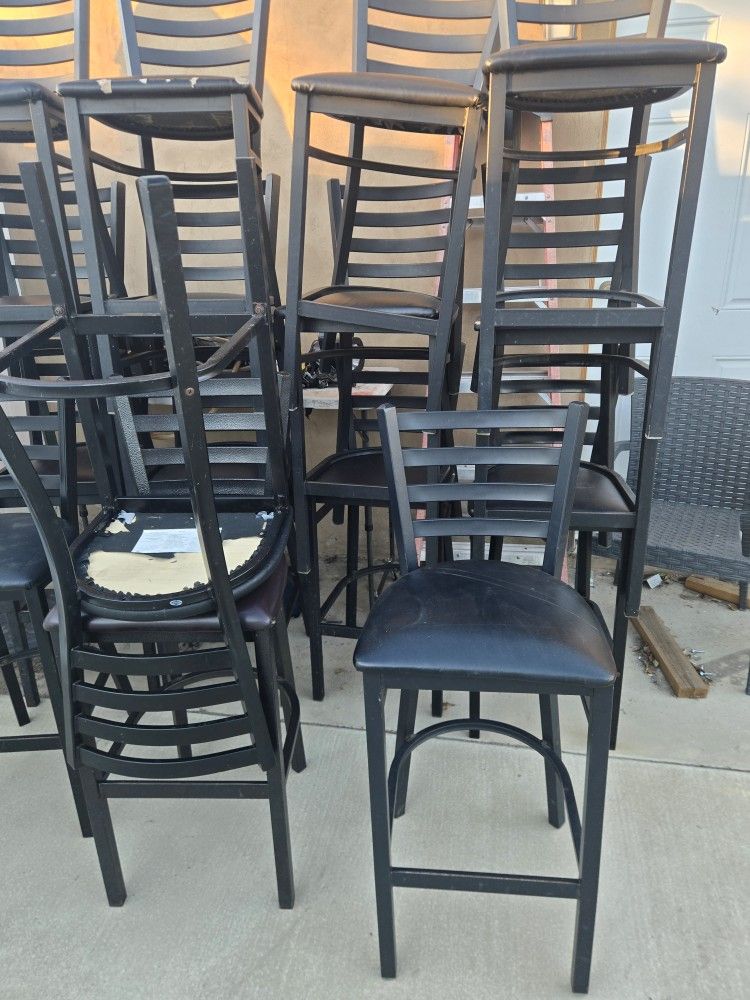 Restaurant Barstools / Outdoor Barstools / TVs
