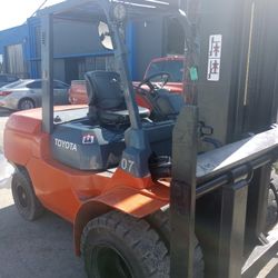 FORKLIFT TOYOTA BIG MACHINES 