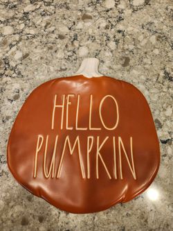 RAE DUNN HELLO PUMPKIN TRIVET NEW