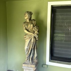 Gorgeous Concrete statue 