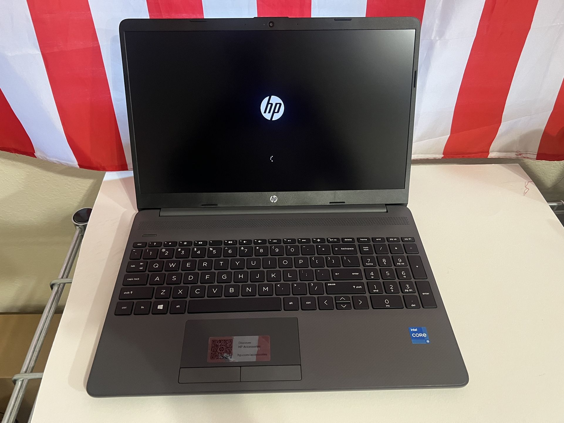 HP 250 15.6”. intel core i5 1th gen