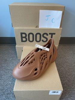 Yeezy Foam Runner Clay Red Size 11