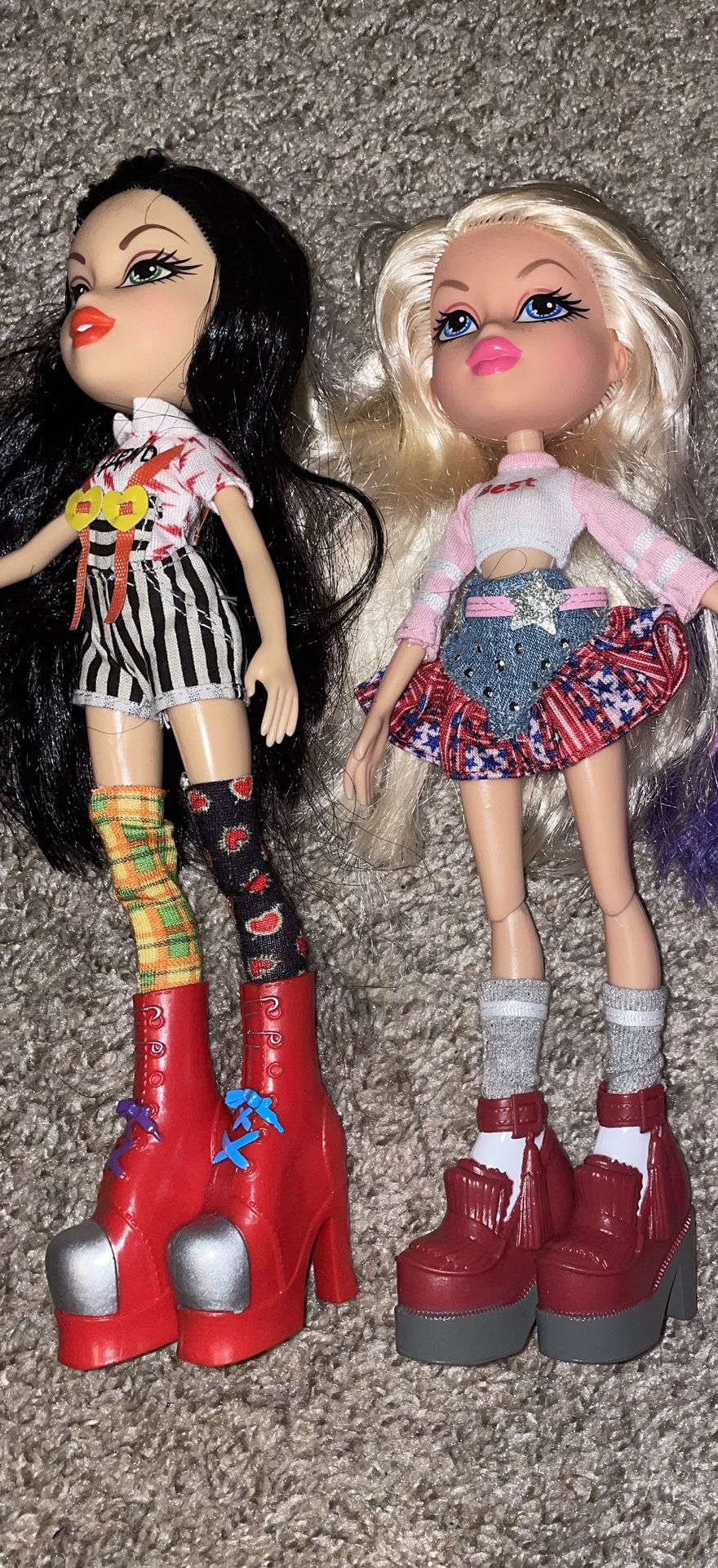 Bratz Dolls Both Dolls For 15$ Selling Together !!!