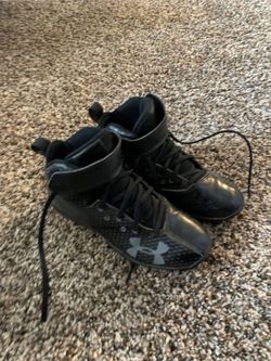 Baseball shoes