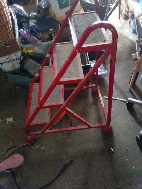 Rolling Step Ladder