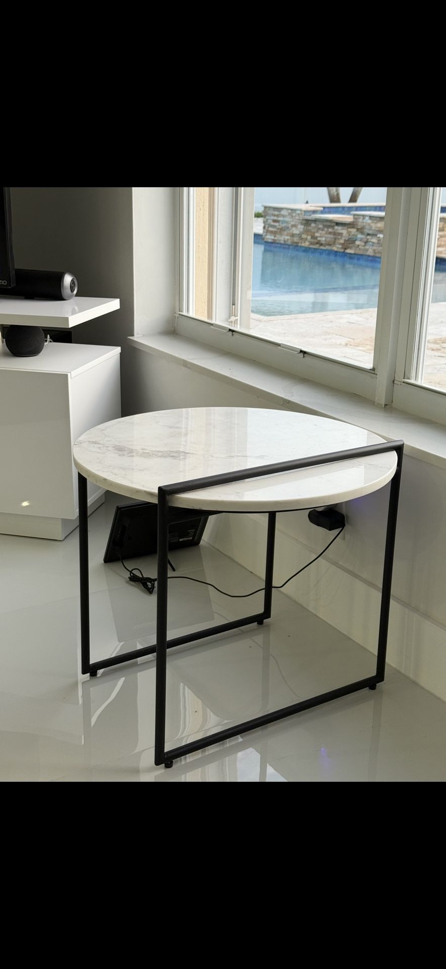 New Beautiful Modern White Marble End Table, diameter: 22.00 height: 19.00, Was $200 At City Furniture