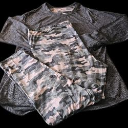 ClimateRight by Cuddl Duds Base Layer 2-piece Base layer Top and Legging Set