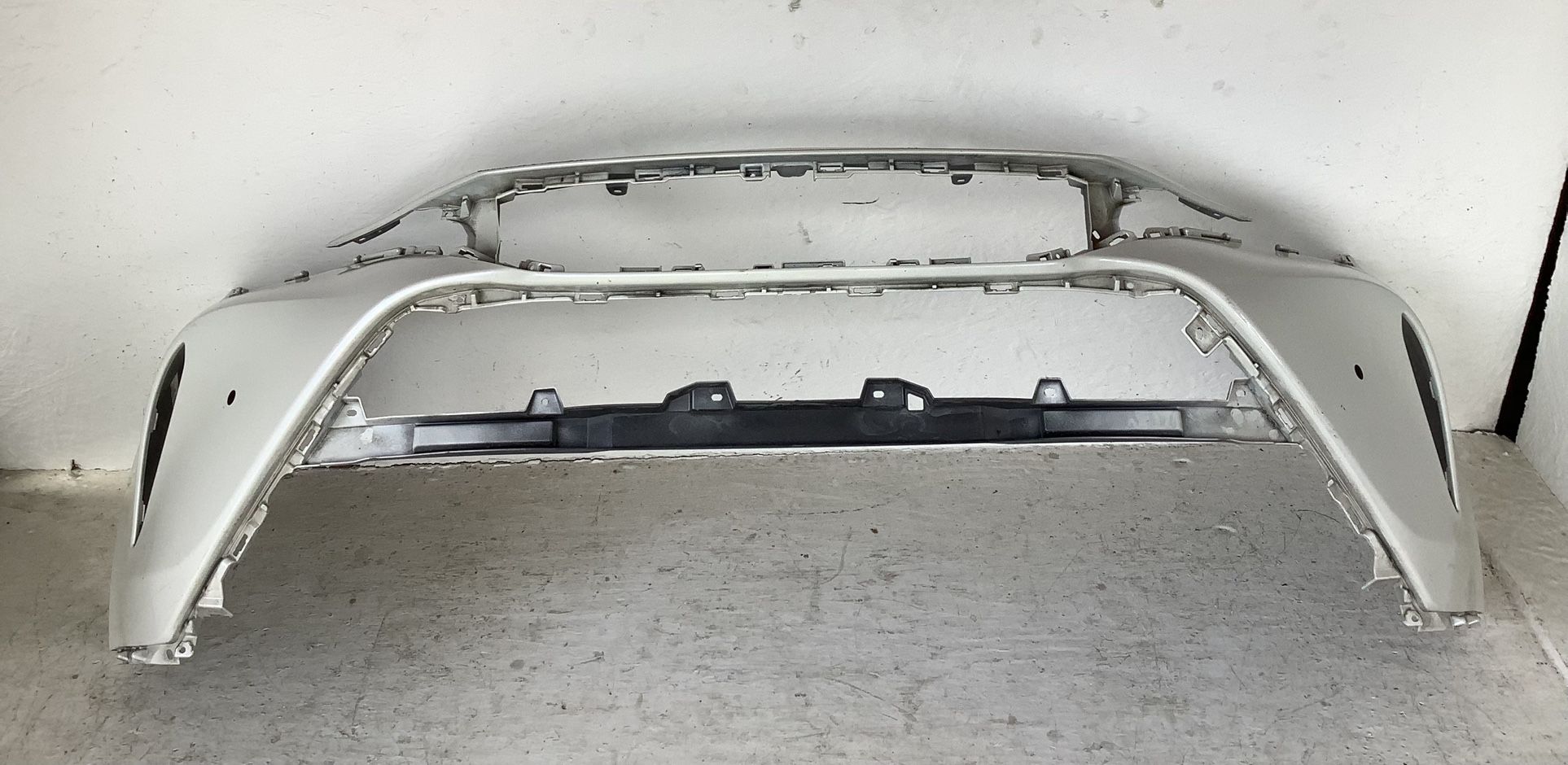 2021 2024 Toyota Venza front bumper (12P)