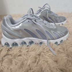 Nike women shoes. Size 6.5