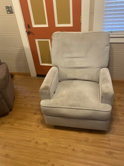 Swivel/rocking Reclining Chair