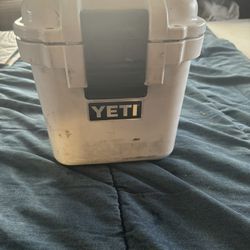 Yeti Load Out Go Box 
