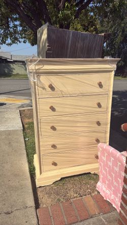 Dresser