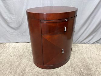 BAKER FURNITURE Mahogany Finish Oval Bedside Table