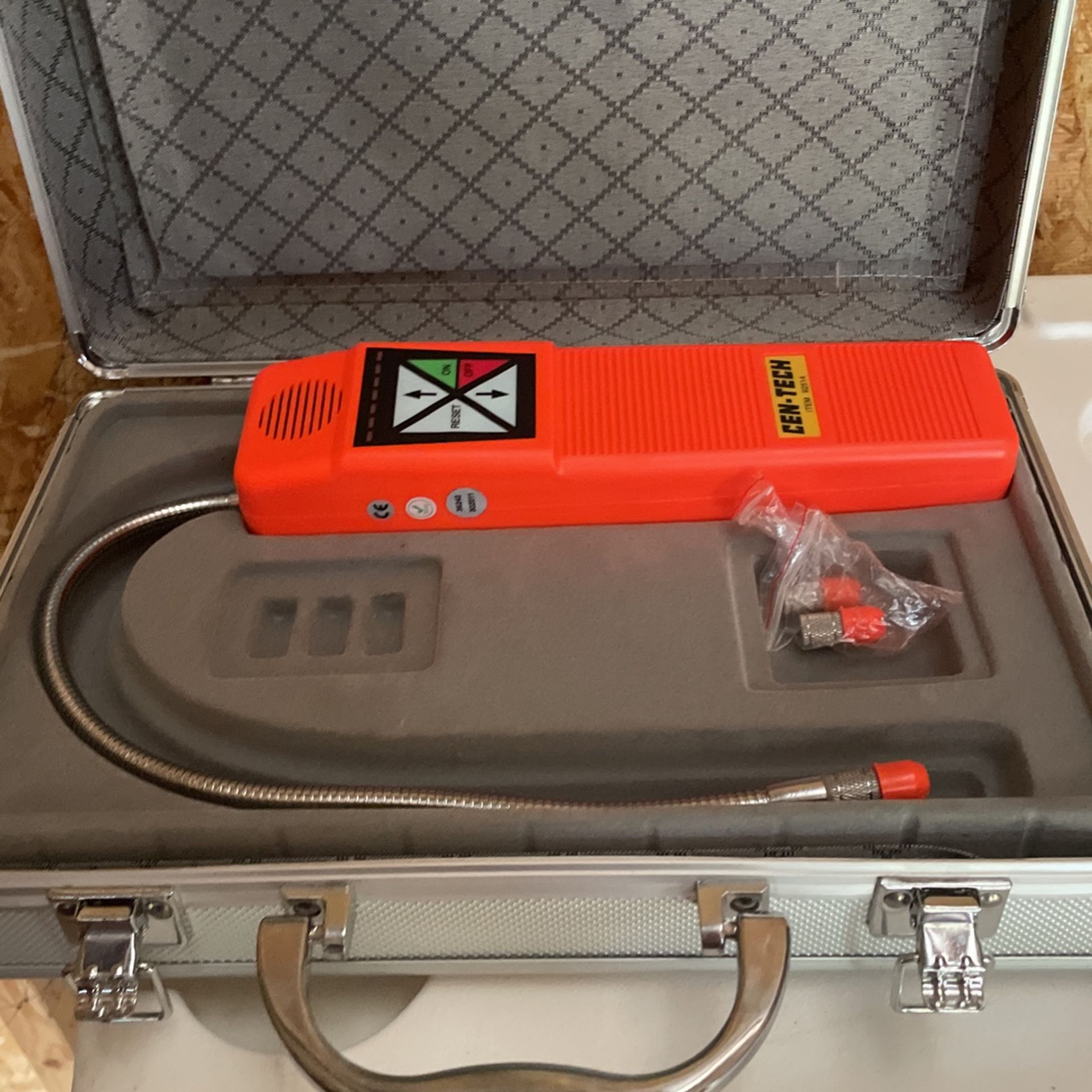 Gen Tech Halogen Leak Detector